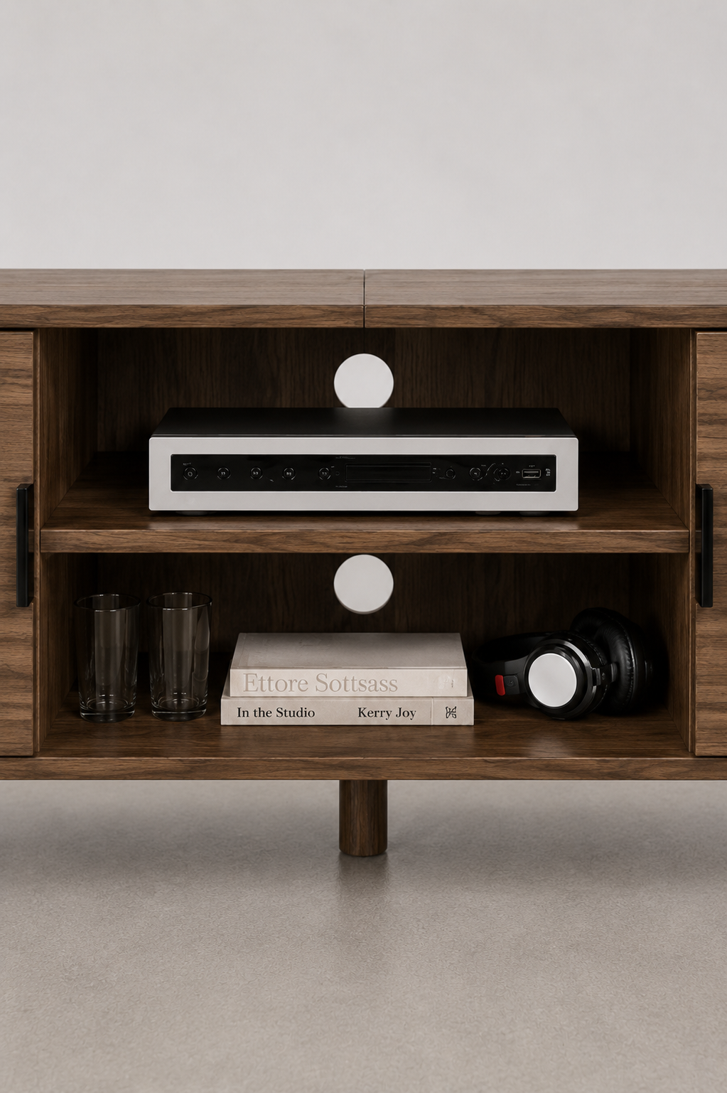Meuble TV en Noyer au Style Japandi Moderne