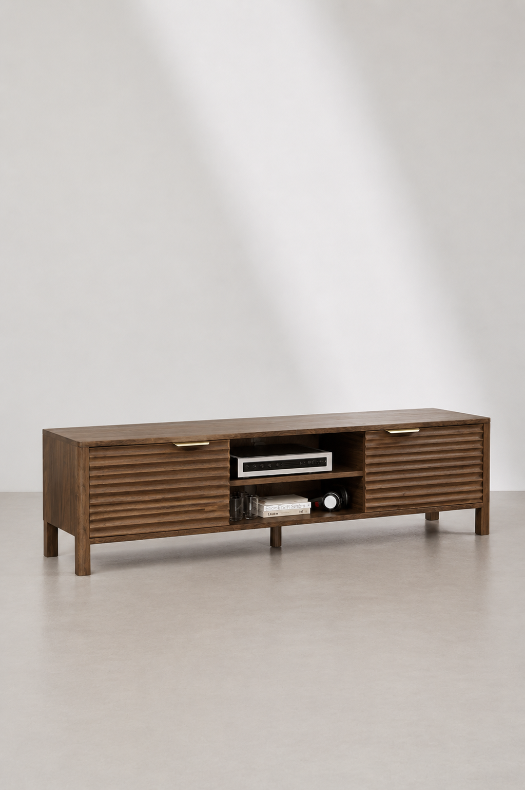 Meuble TV en Noyer au Style Japandi Moderne